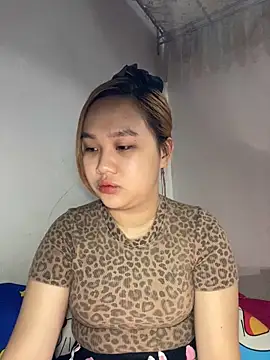 Almira6868's Live Chat Room