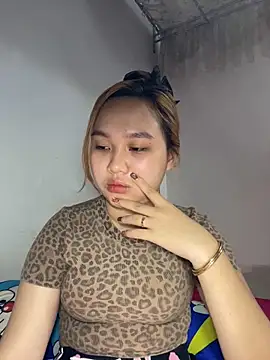 Almira6868 লাইভ চ্যাট রুম