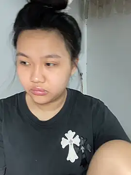 Almira6868's Live Chat Room