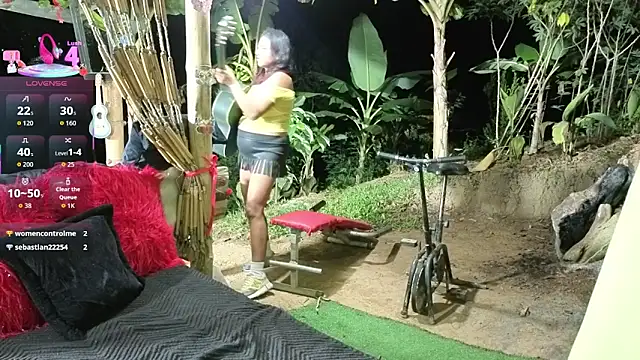 esmeralda_li Adlı Modelin Canlı Sohbet Odası