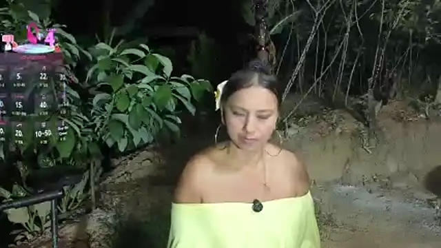 esmeralda_li: δωμάτιο απευθείας συνομιλίας