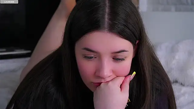 غرفة دردشة LowOncoming المباشرة