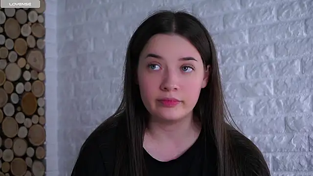 Živá chatovací místnost LowOncoming