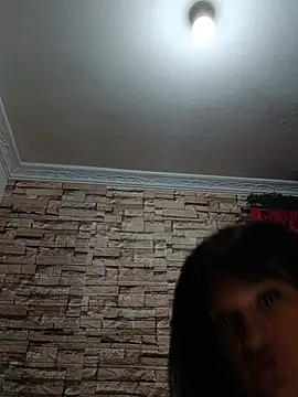 חדר צ'אט בשידור חי של Michelle_Brito1