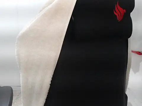 חדר צ'אט בשידור חי של GiMilf