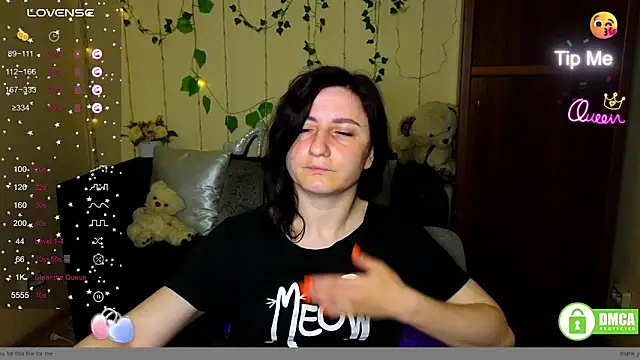 Muse_kitty_jenia's Live Chat Room