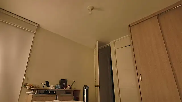 juanasnz99's Live Chat Room