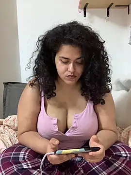 Curvydesifromgermanyのライブチャットルーム
