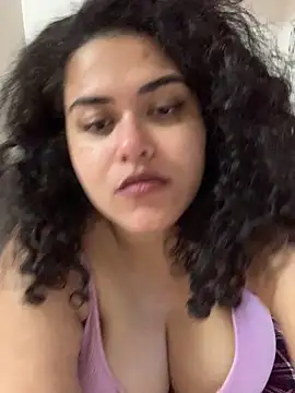Curvydesifromgermany live-chat rom