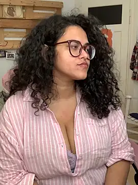 Živá chatovací místnost Curvydesifromgermany