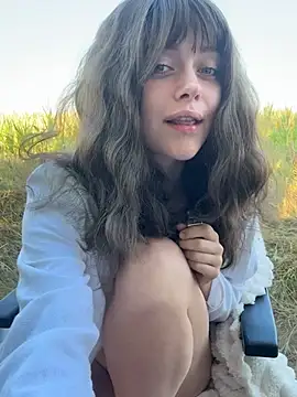 Emilia0_0_7 live-chat rom