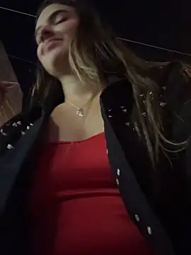 חדר צ'אט בשידור חי של annavi_