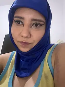hannahayat Adlı Modelin Canlı Sohbet Odası