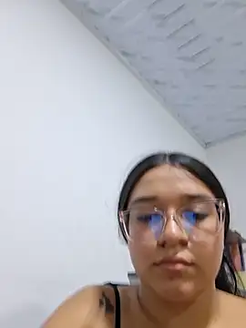 -VICKKY Live Chatraum