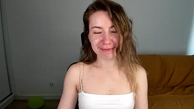 Mia_Tasty Adlı Modelin Canlı Sohbet Odası