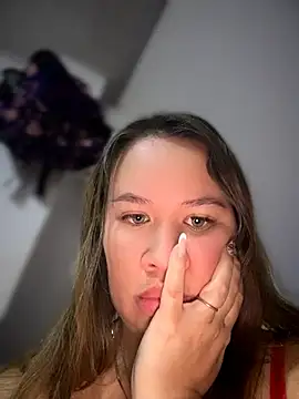Sala de chat en directo de Emiily_lee