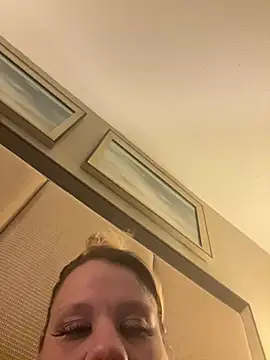 Živá chatovací místnost BBCLuvinJuicyPeach