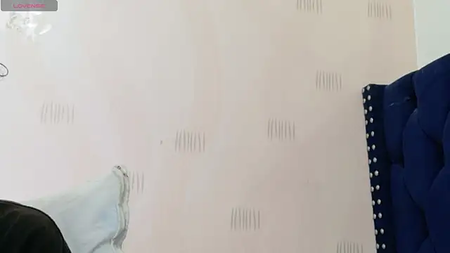 Živá chatovací místnost yourcuteneighbourr