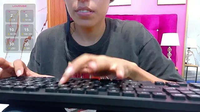 yourcuteneighbourr 실시간 채팅방