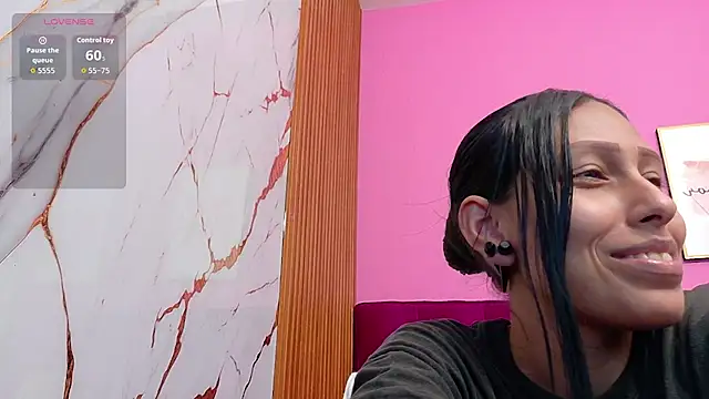 Živá chatovací místnost yourcuteneighbourr