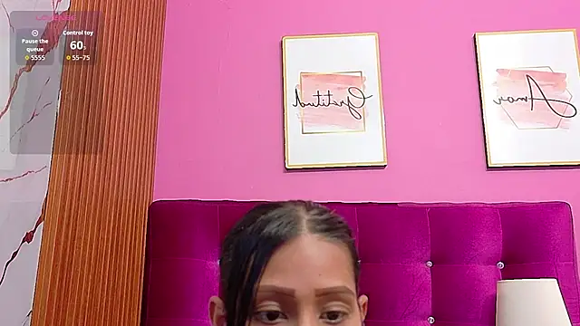 yourcuteneighbourr Adlı Modelin Canlı Sohbet Odası