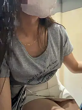 Tina_995 Ruang Obrolan Langsung