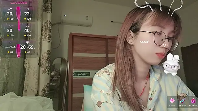 Lili_666's Live Chat Room