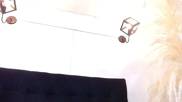 srta_luciana Adlı Modelin Canlı Sohbet Odası