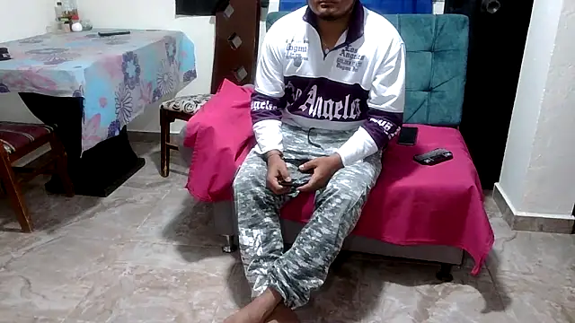 Boycuriousxxx Ruang Obrolan Langsung