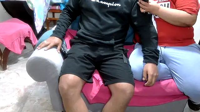 Boycuriousxxx Adlı Modelin Canlı Sohbet Odası
