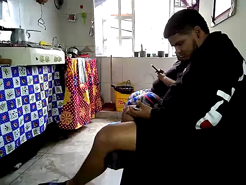 Boycuriousxxx 실시간 채팅방