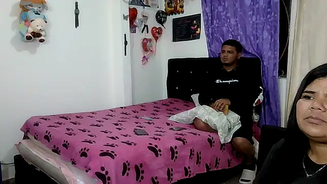 Boycuriousxxx Cameră chat live
