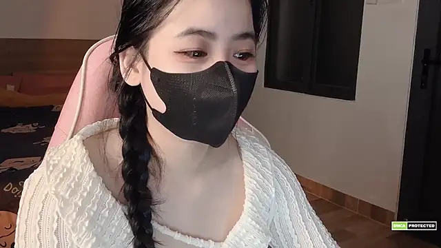 Elly_Lynh's Live Chat Room