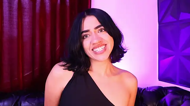 KasiaNoir_ Adlı Modelin Canlı Sohbet Odası