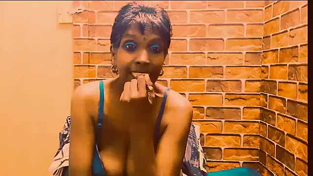 Fuckable_Nasty_MILF's Live Chat Room