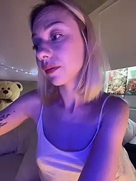 _urbestie_'s Live Chat Room