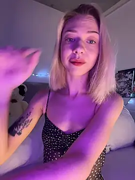 _urbestie_ Adlı Modelin Canlı Sohbet Odası