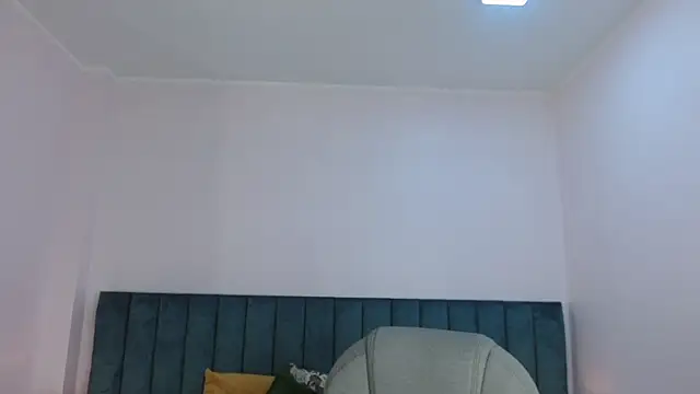 Sala de chat en directo de april_bunnyy