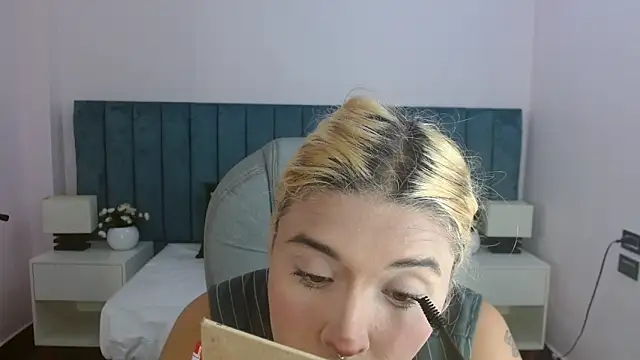 april_bunnyy – live chatrum