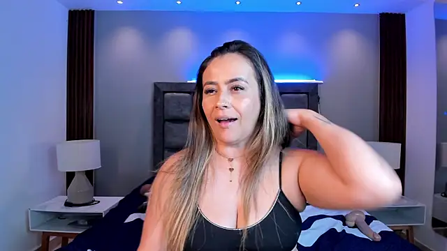 Susann_Ross' Live Chat Room
