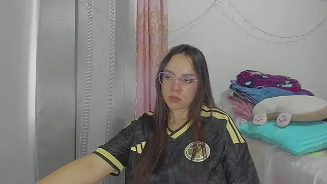 غرفة دردشة HARLEYNAPIER المباشرة