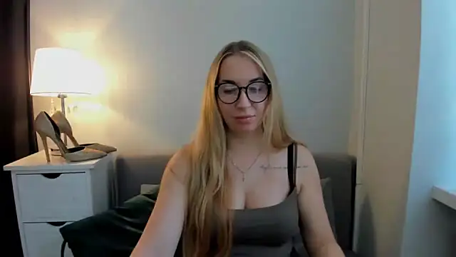 AriaDesire's Live Chat Room