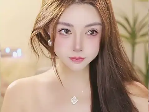 Qiaoqiao__ Adlı Modelin Canlı Sohbet Odası