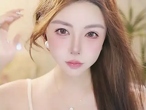 Qiaoqiao__ Adlı Modelin Canlı Sohbet Odası