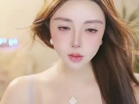 Qiaoqiao__ Adlı Modelin Canlı Sohbet Odası