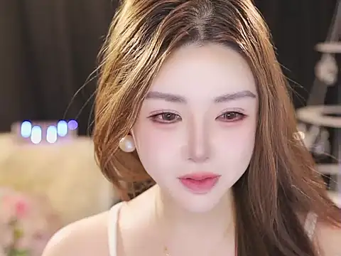 Qiaoqiao__'s Live Chat Room