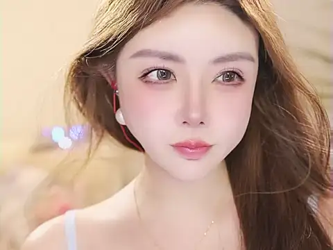 Qiaoqiao__ Adlı Modelin Canlı Sohbet Odası