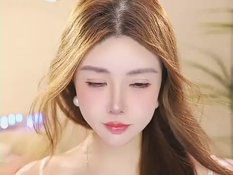 חדר צ'אט בשידור חי של Qiaoqiao__