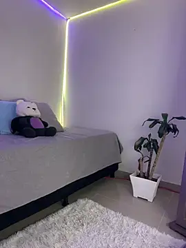 ห้องแชทสดของ AmmyCollinsW