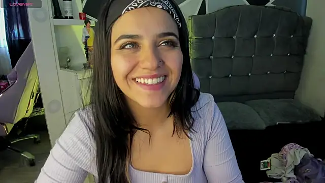 غرفة دردشة alyssa_magiic المباشرة